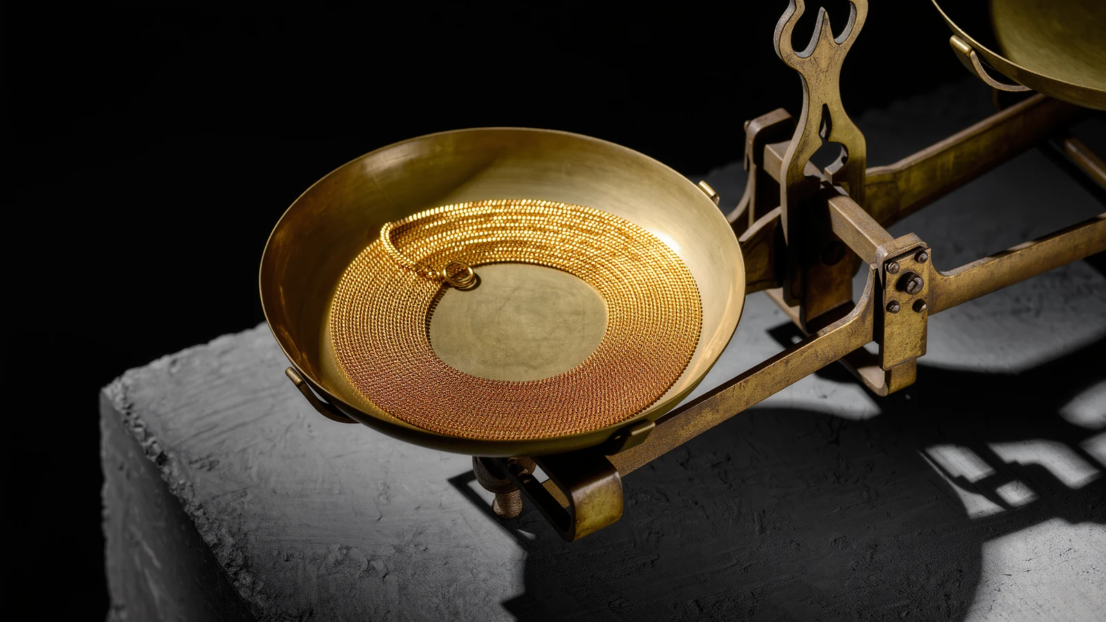 Gold zu Hause prüfen: Tipps für Laien