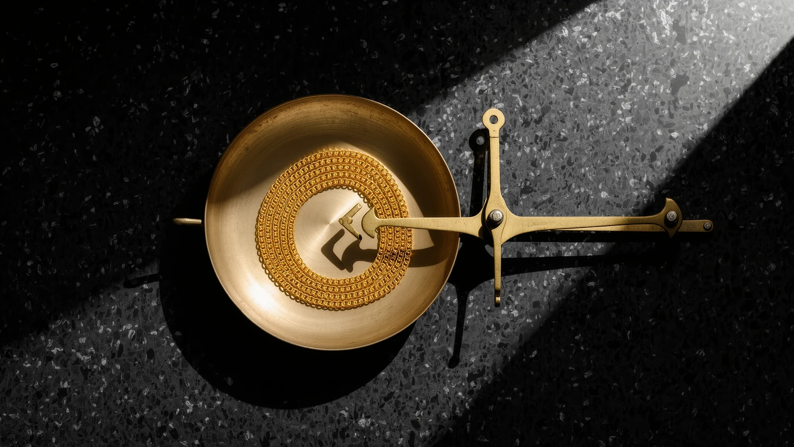 Schmuck verkaufen – mit oder ohne Edelsteine?